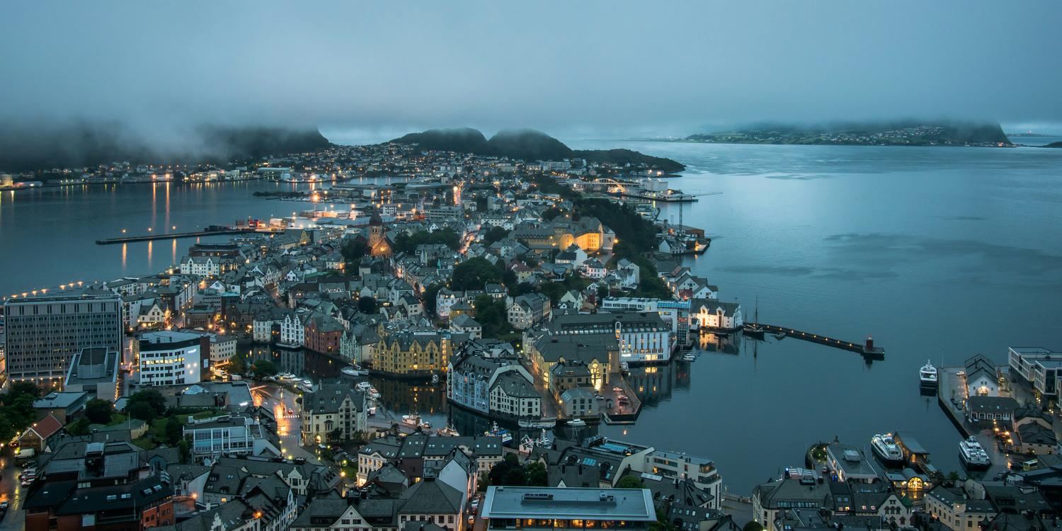 Background image of Alesund